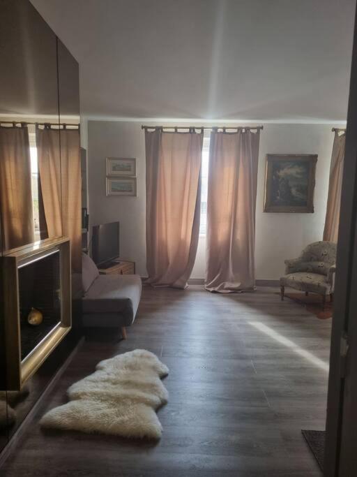 L'Ourse, Epinal,Tres Bel Appartement Quartier Port מראה חיצוני תמונה